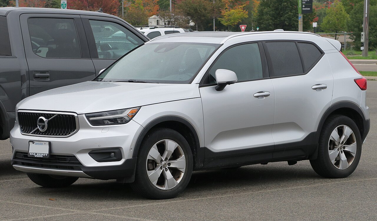 Volvo EX40 2026